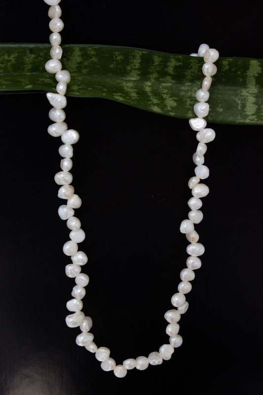 Mika pearl necklace