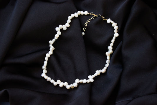 Mika pearl necklace